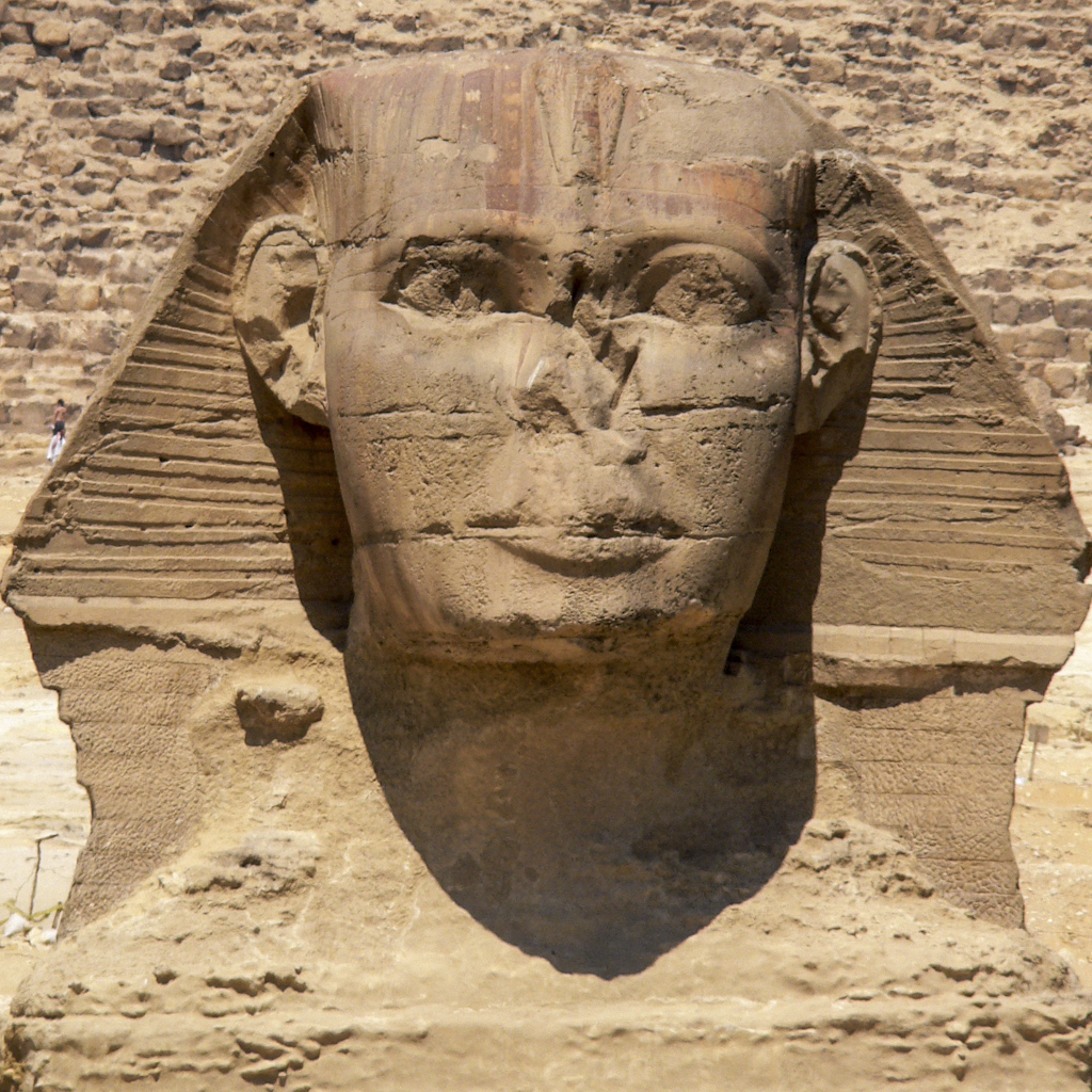 Die den Sphinx kennt jedes Kind Was nicht jeder weiß ich weiß es auch noch nicht lange seitlich unter den Ohren hat der Sphinx ein paar